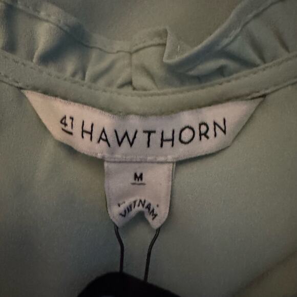 41 Hawthorn Women Tiffiny Tulip Sleeve Split Neck Blouse Green NWT Size M - Picture 8 of 9